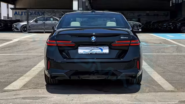 2027 BMW 5-SERIES 520i M 2.0T GCC