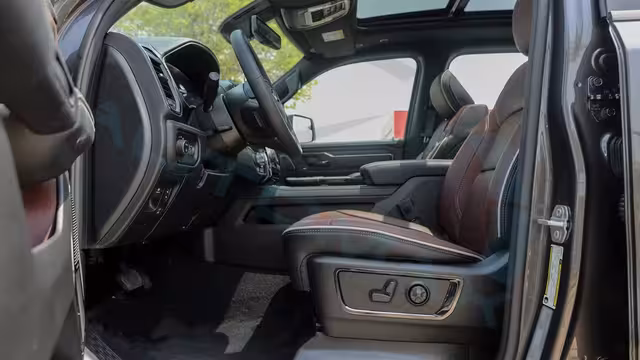 2026 RAM 1500 Limited Crew Cab eTorque V8 5.7L