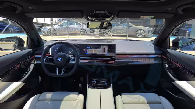 2027 BMW 5-SERIES 520i M 2.0T GCC