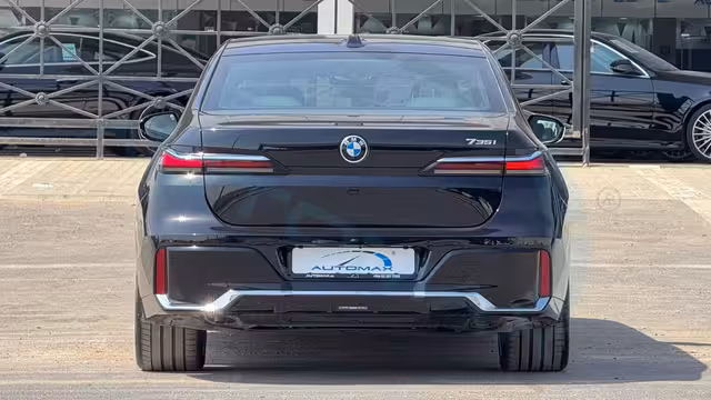 2026 BMW 7-Series 735i M 3.0T RWD