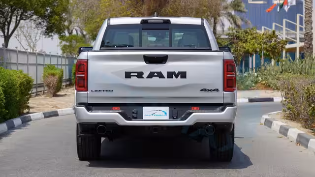 2026 RAM 1500 Limited Crew Cab eTorque V8 5.7L
