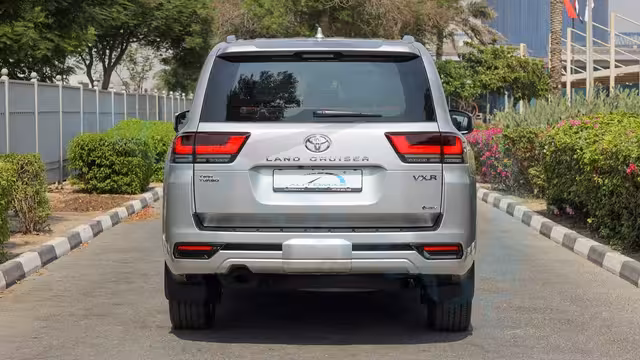 2026 Toyota Land Cruiser VXR 3.5TT V6 HEV 4X4 GCC
