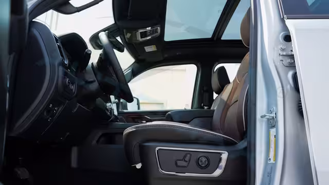 2026 RAM 1500 Limited Crew Cab eTorque V8 5.7L