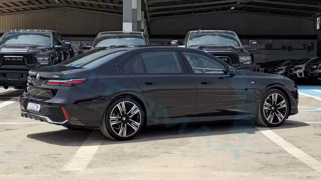 2026 BMW 7-Series 735i M 3.0T RWD