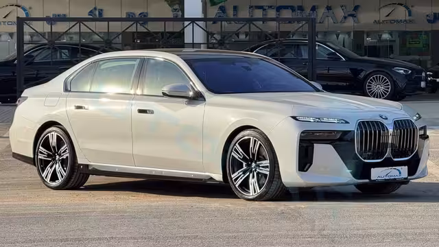 2026 BMW 7-Series 735i M 3.0T RWD