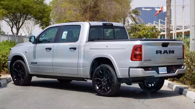 2026 RAM 1500 Limited Crew Cab eTorque V8 5.7L