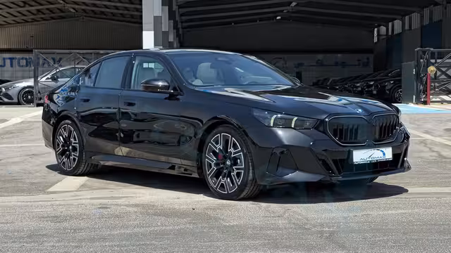 2027 BMW 5-SERIES 520i M 2.0T GCC