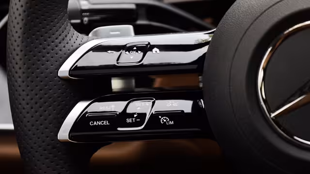 2026 Mercedes-Benz E 300 AMG EQ Boost 2.0T RWD