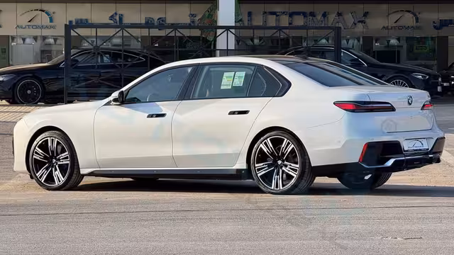 2026 BMW 7-Series 735i M 3.0T RWD