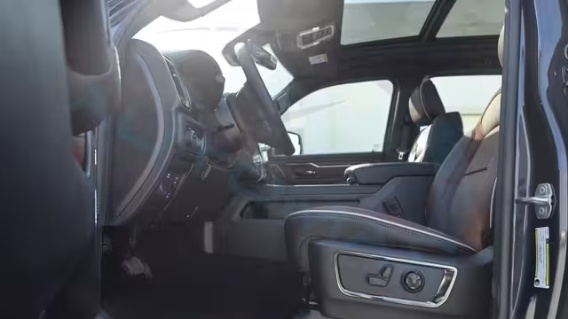2026 RAM 1500 Limited Crew Cab eTorque V8 5.7L