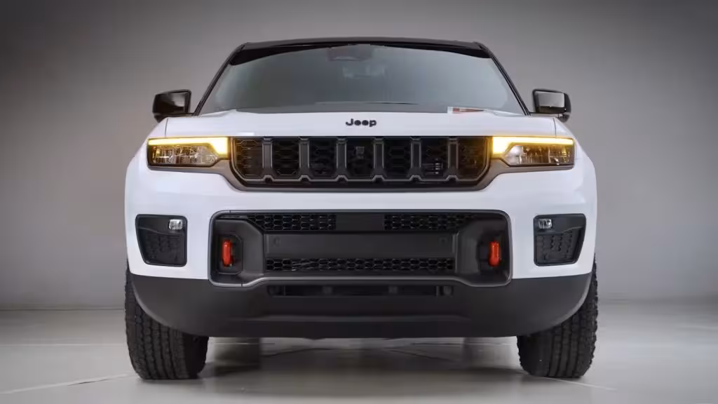 2027 Jeep Grand Cherokee Trailhawk: Returning to Its Rugged Gas-Powered Roots