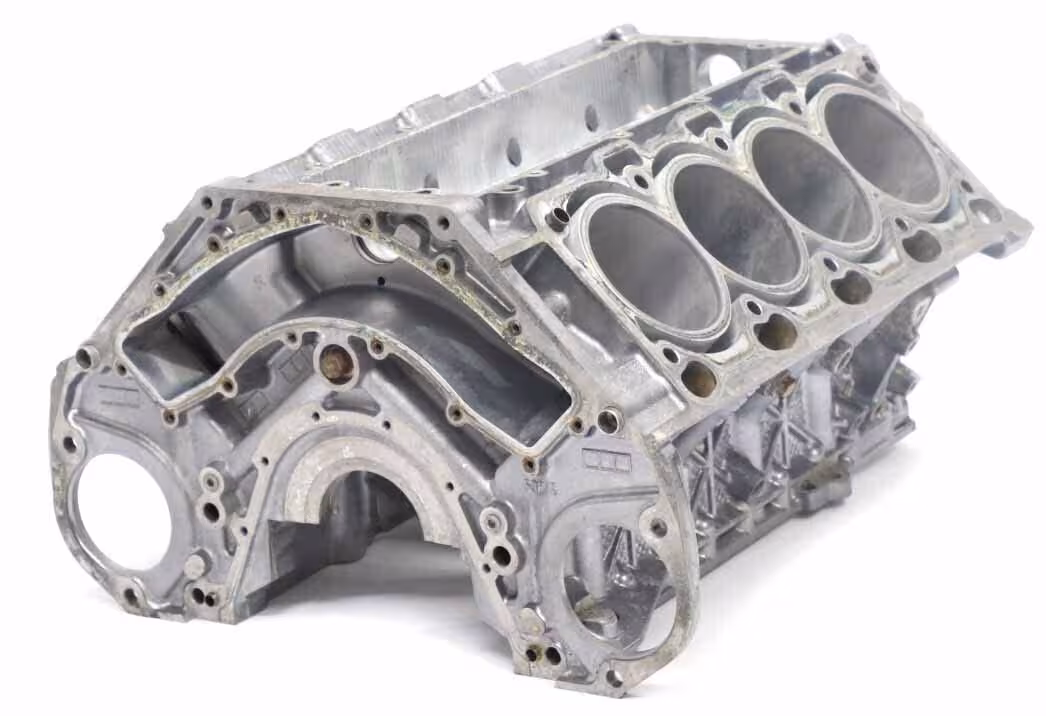 4-Cylinder, 6-Cylinder, or V8: Choosing the Right Engine for GCC Roads