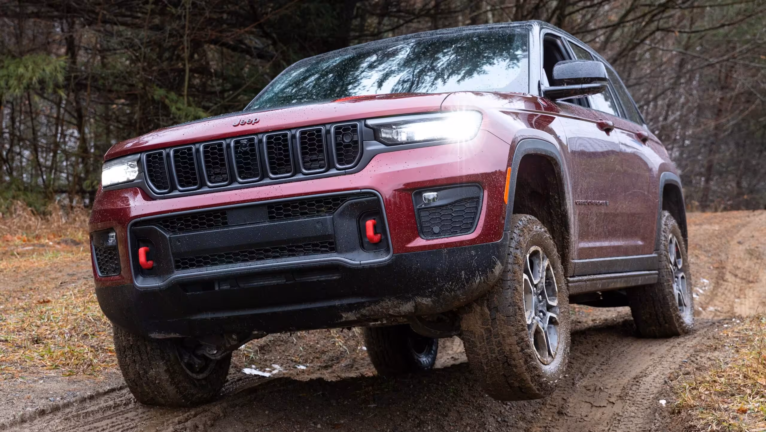 2027 Jeep Grand Cherokee Trailhawk: Returning to Its Rugged Gas-Powered Roots