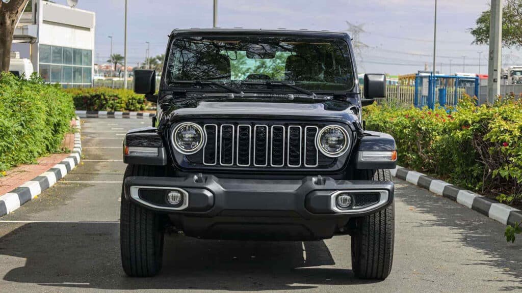 2024 WRANGLER UNLIMITED SAHARA Black Black Interior Winter Package Page2 Image1