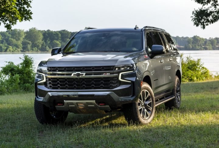 2021 SUV Chevrolet Suburban Z71 Shadow Gray Metallic GJI Press Photos Exterior 025 front three quarters 720x488