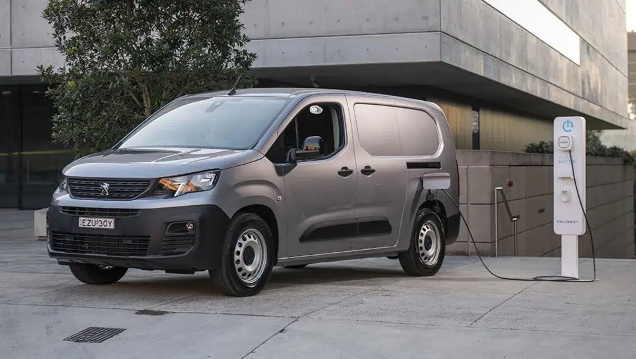 2023 Peugeot e Partner Van Grey 1001x565 (1)