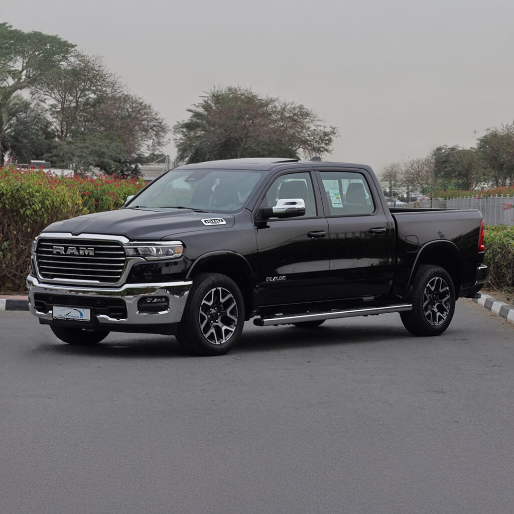 2025 RAM 1500 LARAMIE Diamond Black Black