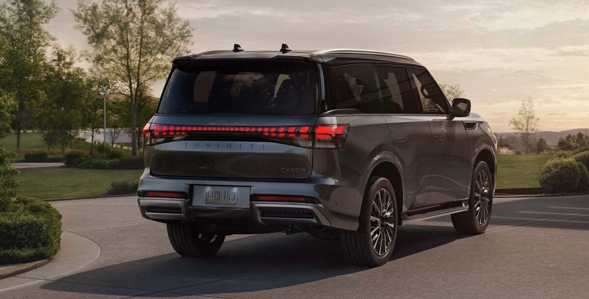 2025 إنفينيتي QX80 إنفينيتي QX80 في الحديقة D.jpg.ximg.l 12 M.smart