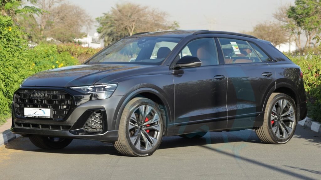 Audi Q8 TFSI S Line Progress 2025 Daytona Grey Page 1