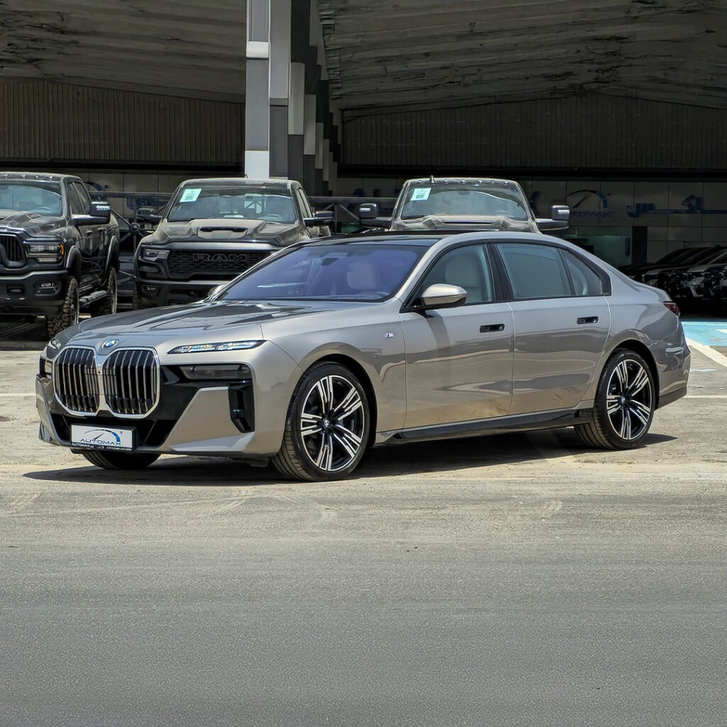 2025 BMW 735i M Oxide Grey Beige Interior