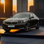 BMW الفئة الخامسة 2025: أيقونة جديدة في عالم سيارات السيدان الفاخرة