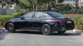Mercedes Benz E200 2025 Obsidian Black Page 4