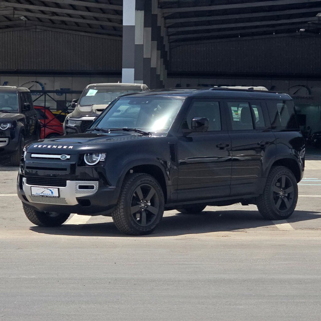2025 DEFENDER 110 S P300 2.0T Black Black