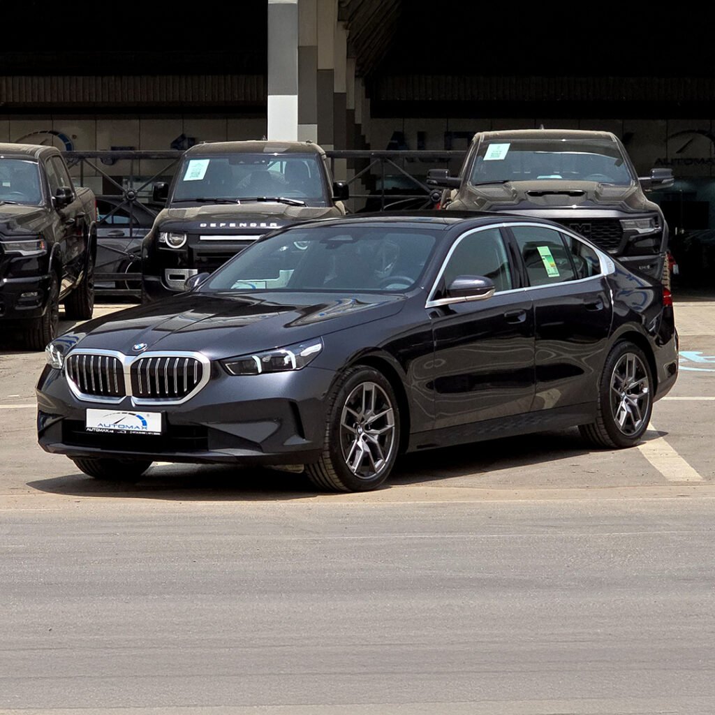 2025 BMW 520i Sophisto Grey Tan