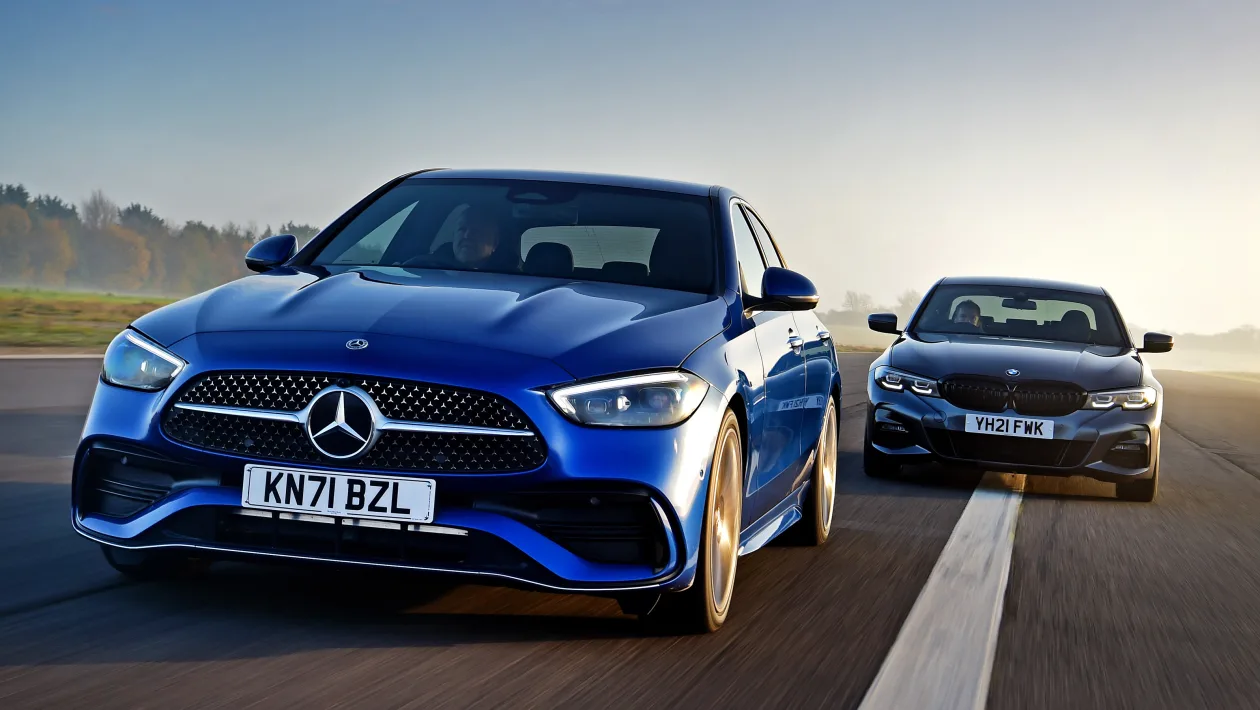 2025 Mercedes-Benz C200 AMG Premium vs 2025 BMW 330i M Sport