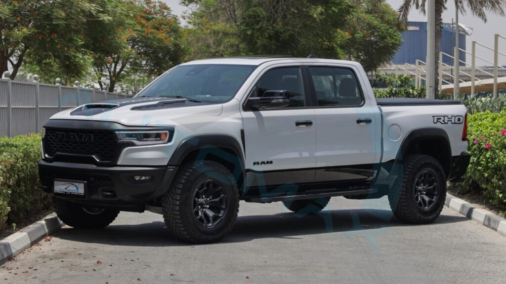 Ram 1500 RHO 2025 Bright White Page 1