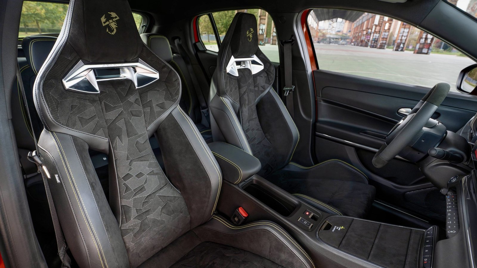 Abarth600eCompetizioneEdizioneMilanoCortina2026 4 scaled