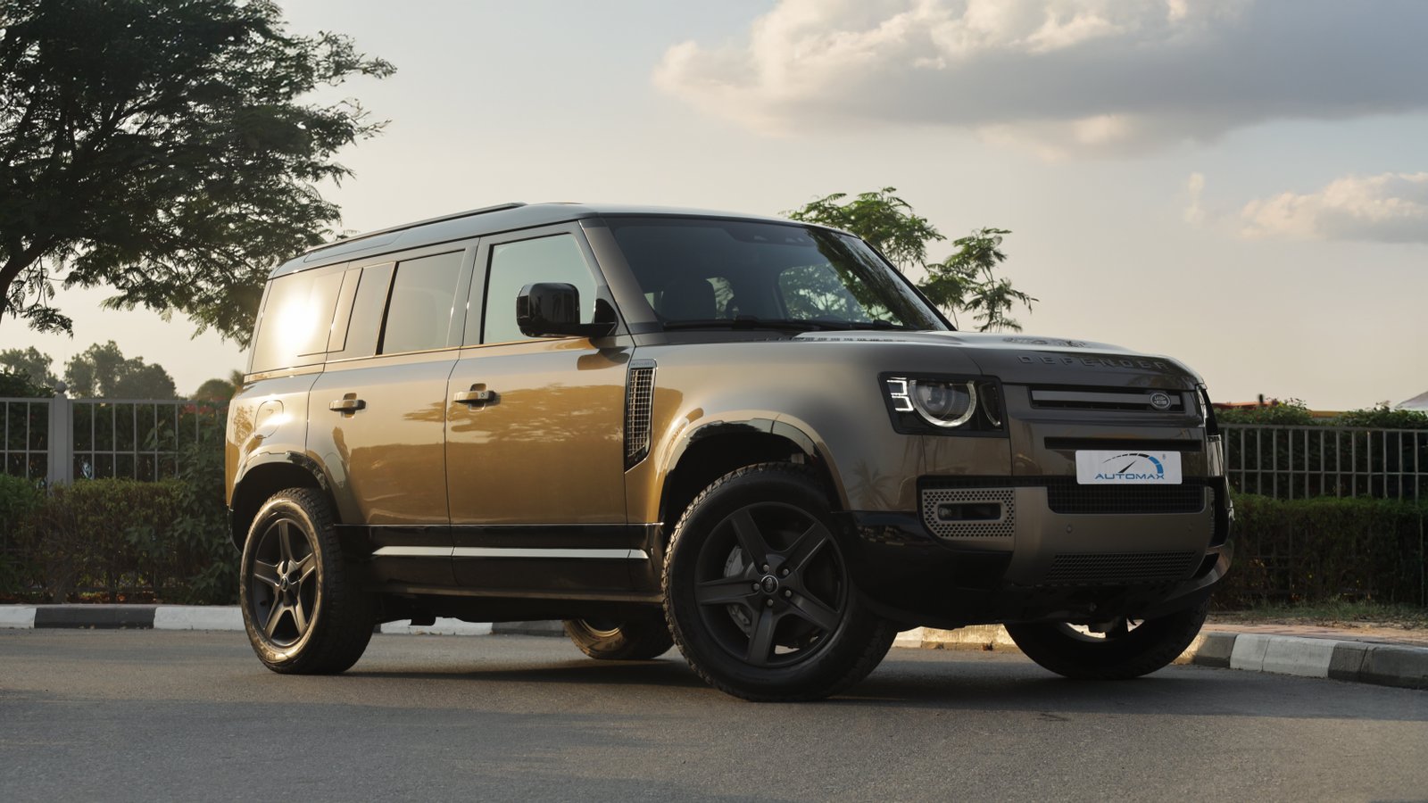 2025 Land Rover Defender 110 X-Dynamic SE P400e Plug-in Hybrid